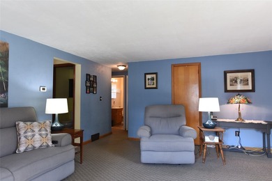 Welcome to your new home! This cute and cozy 2 bedroom home in - photo 3