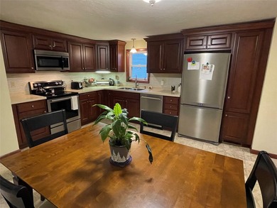 Welcome to your new home! This cute and cozy 2 bedroom home in - photo 5