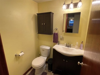 Welcome to your new home! This cute and cozy 2 bedroom home in - photo 8