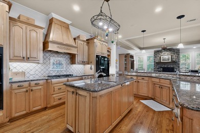 Welcome to this amazing custom home featuring a flexible floor - photo 3
