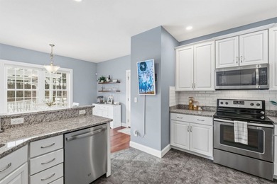 OFFER DEADLINE Monday 1/19 @ NOON. Captivating Colonial with - photo 11