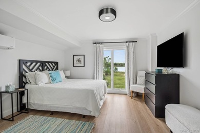 Southampton Waterfront with Dual Cottages & Spectacular Views - photo 13