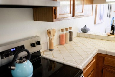 Enjoy the convenient lifestyle of the Hidden Oaks community - photo 25