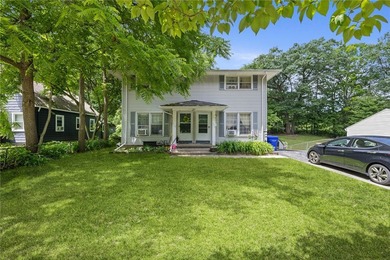 Great opportunity for an owner-occupant or investor! This - photo 1