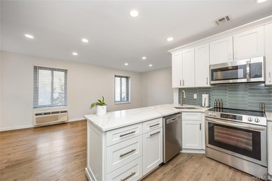 Spacious two bedroom, two full bath (primary bedroom with - photo 7