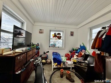 Rental Income $3,600 + $2,600. Cap Rate 7%+. Spacious Stamford 2 - photo 9