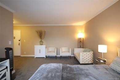 Tastefully designed, well-maintained, and impeccably clean, this - photo 5