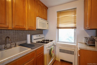 Tastefully designed, well-maintained, and impeccably clean, this - photo 9
