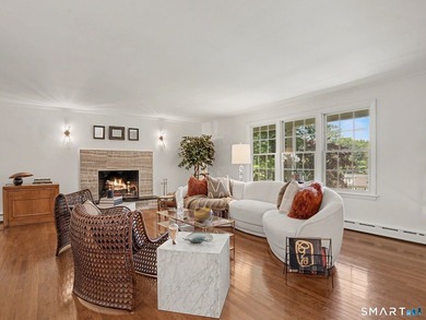 Spacious and beautifully updated ranch offering the perfect - photo 3