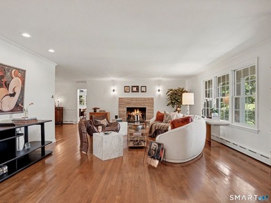 Spacious and beautifully updated ranch offering the perfect - photo 4