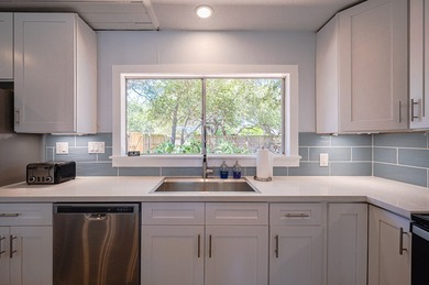 GREAT INVESTMENT OPPORTUNITY & LOCATION!!Enjoy this relaxing - photo 12