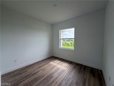 Price improvement!!New Construction 3 bedroom plus Den, 3 full - photo 17