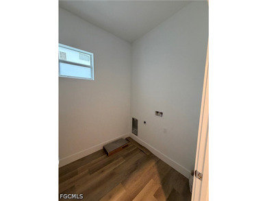 Price improvement!!New Construction 3 bedroom plus Den, 3 full - photo 19