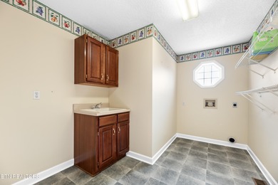 Location, Location, Location!!! This one owner home is ready to - photo 25