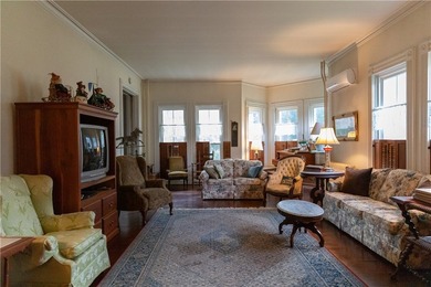 Dreams Do Come True Here! A large Victorian with a garage apt & - photo 7