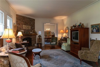 Dreams Do Come True Here! A large Victorian with a garage apt & - photo 8