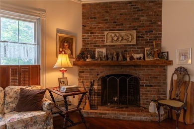 Dreams Do Come True Here! A large Victorian with a garage apt & - photo 9