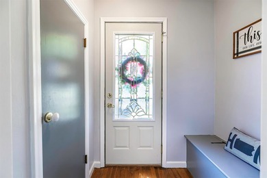 This quality, solid brick, Cape Cod home is just a few minutes - photo 5
