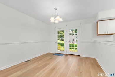 Bright and beautifully updated three level Townhouse in the - photo 10