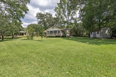 Charming Lakefront Home. Fish right out your back door or enjoy - photo 21