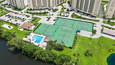 Florida's most photographed landmarks. Dubois Park, tucked along - photo 21