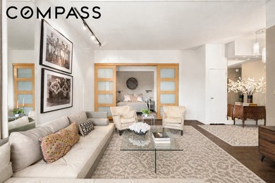 10ft ceiling heights makes this Immaculate, recently updated - photo 2
