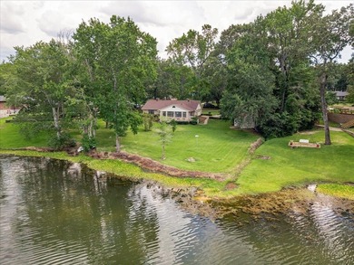 Charming Lakefront Home. Fish right out your back door or enjoy - photo 23
