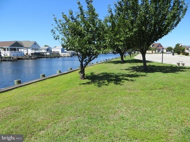 LOCATION,LOCATION,LOCATION!! Only 2 blocks to the beach! Less - photo 50