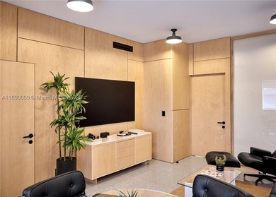 Beautifully renovated two-story creative office/warehouse - photo 3