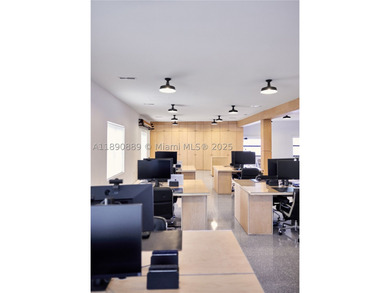 Beautifully renovated two-story creative office/warehouse - photo 5