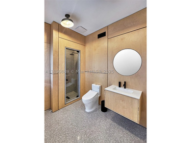 Beautifully renovated two-story creative office/warehouse - photo 10
