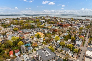 Opportunity awaits at 20 Fox Street. Buildable lot in the R6 - photo 1