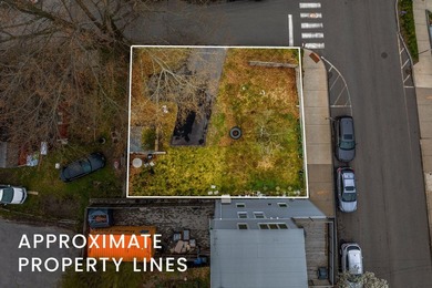 Opportunity awaits at 20 Fox Street. Buildable lot in the R6 - photo 3