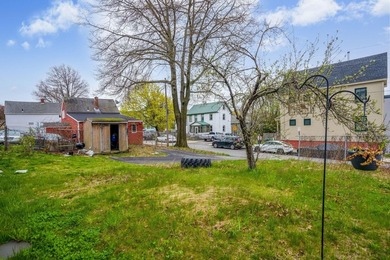 Opportunity awaits at 20 Fox Street. Buildable lot in the R6 - photo 4