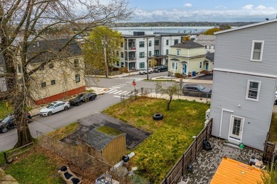 Opportunity awaits at 20 Fox Street. Buildable lot in the R6 - photo 6