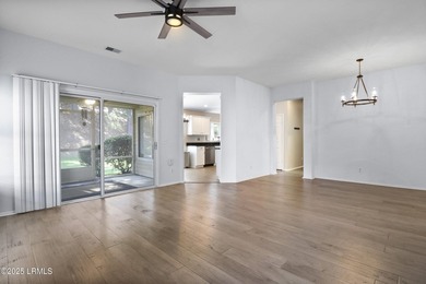 A beautiful, updated Clayton Villa in the heart of Sun City - photo 7
