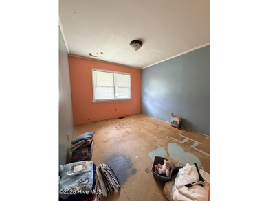Investment Opportunity with Great Potential! This home has good - photo 12
