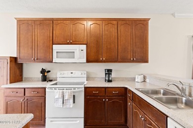 Welcome home to this beautifully updated 4-bedroom, 2-bath - photo 8
