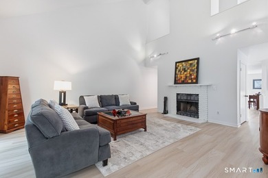 Fully renovated end-unit Turnbury offering 3-4 bedrooms and 3.5 - photo 3