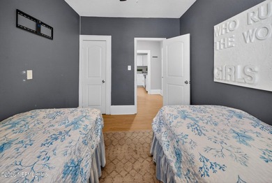 Welcome to this charming 3-bedroom, 1-bath bungalow just minutes - photo 23