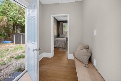 Welcome to this charming 3-bedroom, 1-bath bungalow just minutes - photo 24