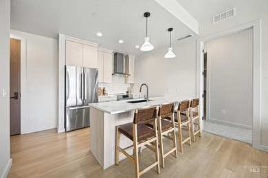 Residence 208 at the all-new Murray Building - Elevated living - photo 8