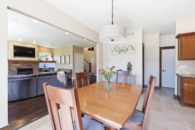 Beautiful 2 story custom built home located in Sherwood area - photo 11