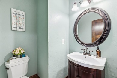 Beautiful 2 story custom built home located in Sherwood area - photo 16