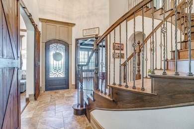 Gorgeous custom home built in 2014, meticulously maintained and - photo 7