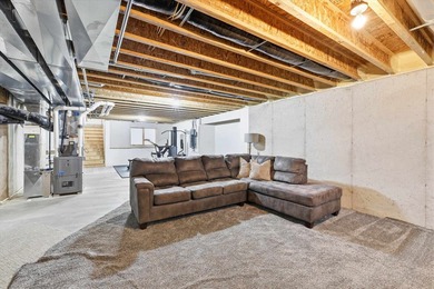 Beautiful 2 story custom built home located in Sherwood area - photo 34
