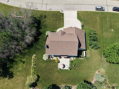 Beautiful 2 story custom built home located in Sherwood area - photo 37