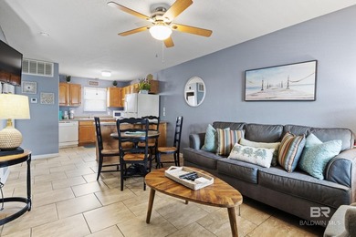 Cute 2 bedroom unit STEPS away from the beach. Potential to do ~ - photo 5
