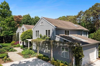 Meticulously maintained and move-in ready, this extraordinary 7 - photo 3
