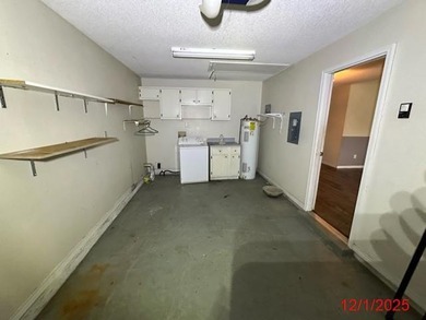 REO VA Property. What a Steal. Price Reduced. Just minutes from - photo 4